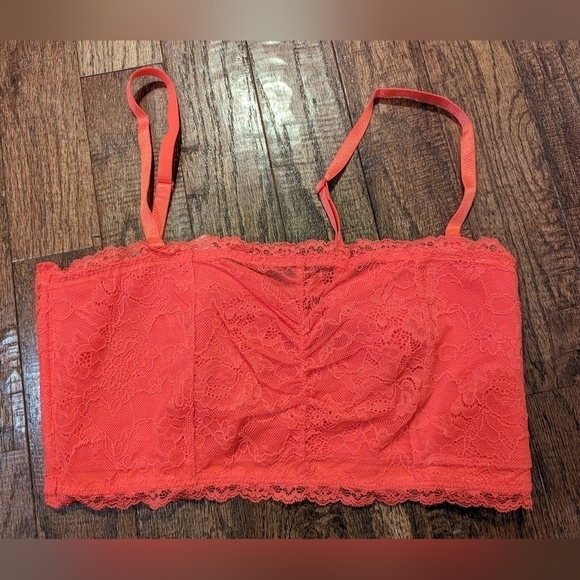 Torrid Lightly Lined Lace Convertible bra Bandeau, Corral, 1x Fits Small… - Picture 7 of 9